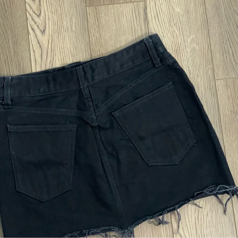 Carmar Black Mini Denim Skirt Raw Hem Women’s‎ 26